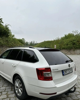 Skoda Octavia cena 45900 przebieg: 217490, rok produkcji 2019 z Nysa małe 254